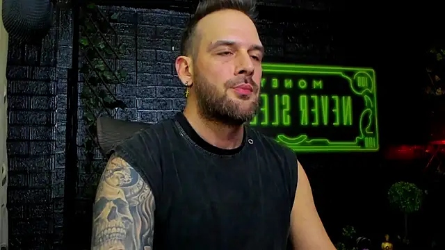 LexHardy's cam snapshot