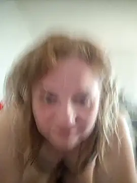 VitniKis live sex cam