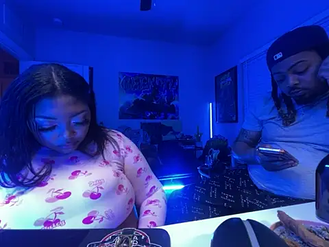 4EVAGLACIERS live sex cam