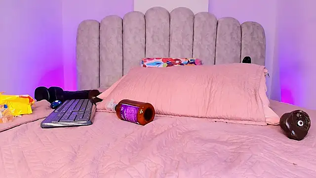 sharlott_miller live sex cam