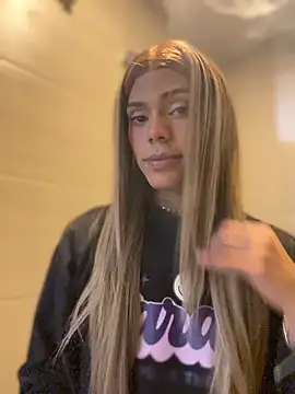 Flora_Minx live sex cam