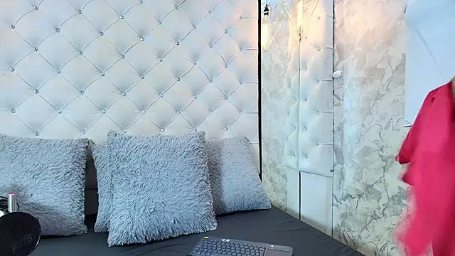 VALENTINA3x live sex cam