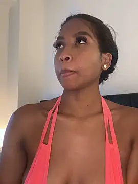 IamCrystal2 live sex cam