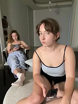 Nura_n_Sarah live sex cam