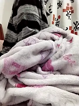 FresitaSquirt24 live sex cam