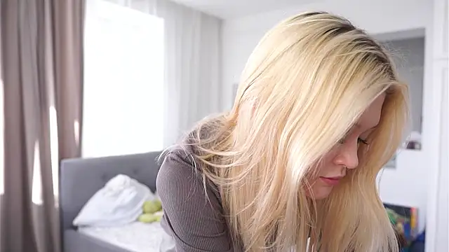 TaraBomstad's cam snapshot