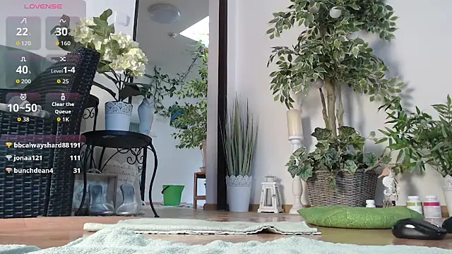 Squirtmania live sex cam