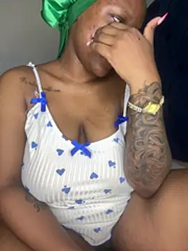 Boneca25 live sex cam