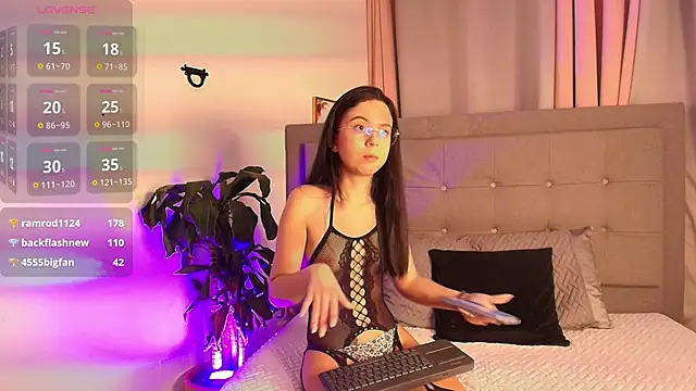 Natalye_23 live sex cam