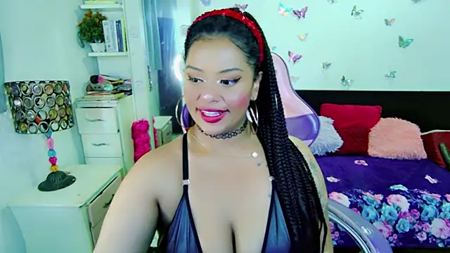 Naasha_ live sex cam