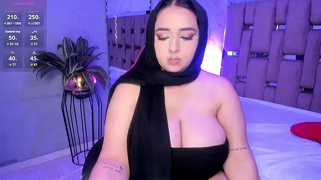 ThanaSaadi live sex cam