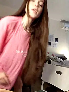 MayaGlow's cam snapshot