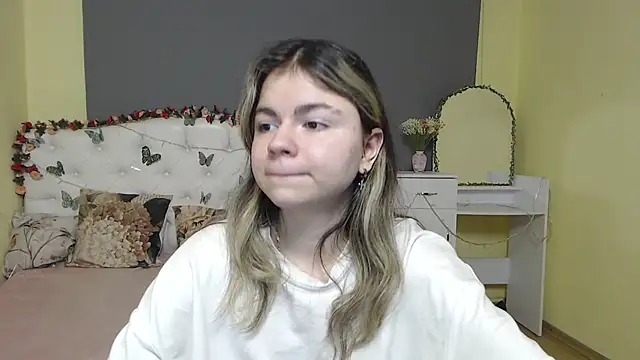 TinaRedly's cam snapshot