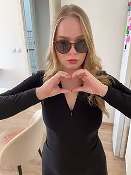 Little_Forest_ELF's cam snapshot