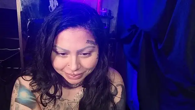 chicanachic13 live sex cam