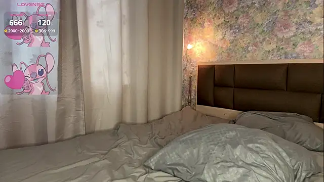 LoraDavi live sex cam