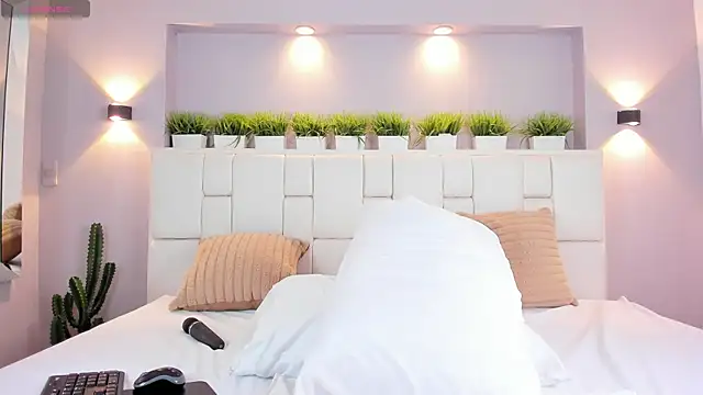 LunnaBlake's cam snapshot