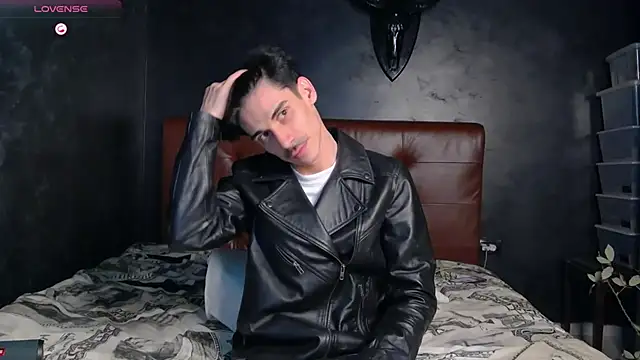 DanielCrush1 live sex cam