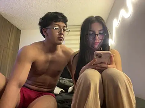 DesireLuxe live sex cam