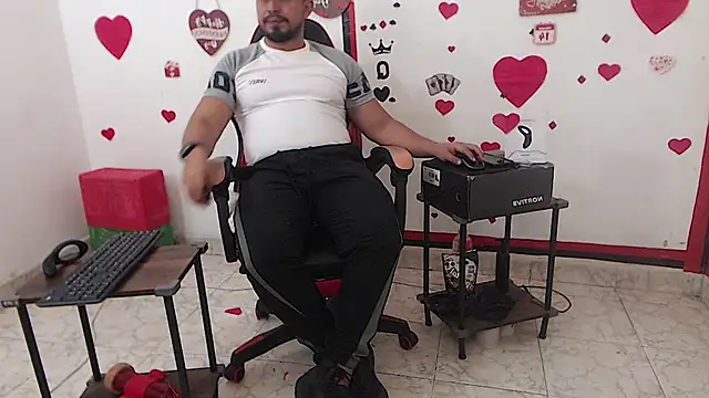 KalethBigDick live sex cam