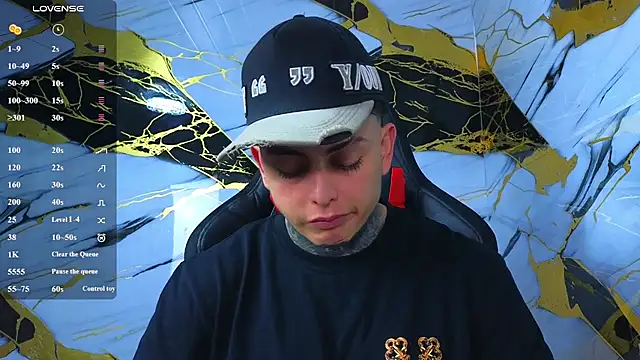 Kevin22_222 live sex cam