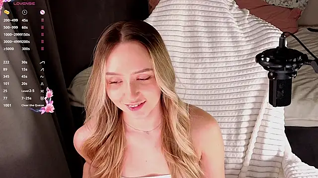 HollisBeckett live sex cam