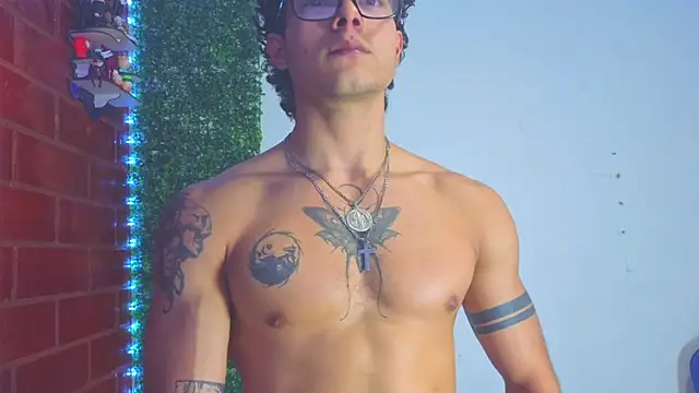 Demitryo live sex cam