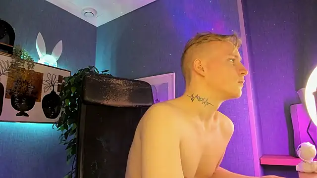 AlexxSweet live sex cam