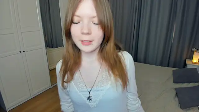 LavenderMitten's cam snapshot