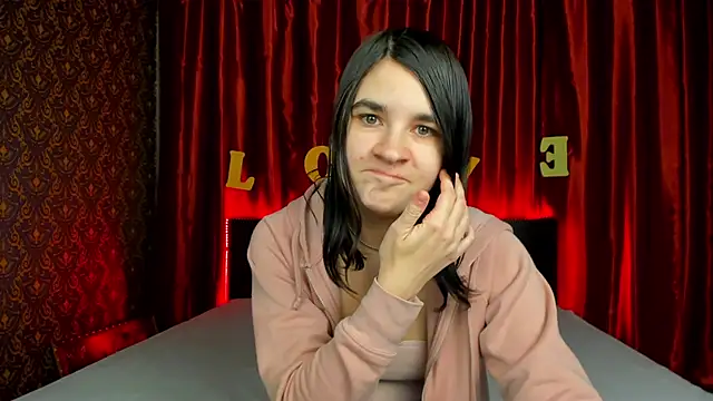 _Polly_Love_'s cam snapshot