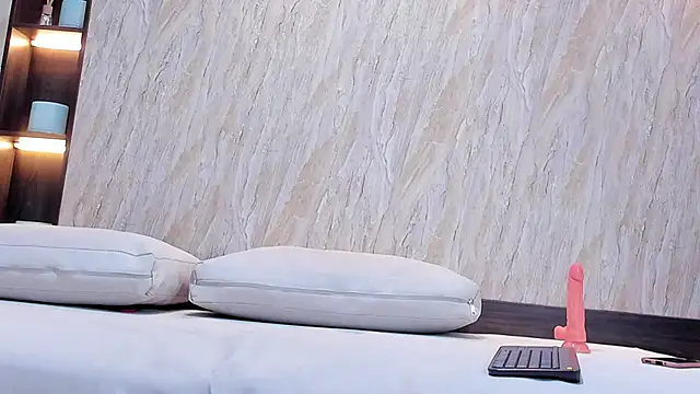 alina_hart's cam snapshot