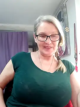 irinamaux live sex cam