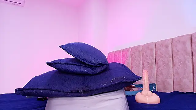 arl_chloee's cam snapshot