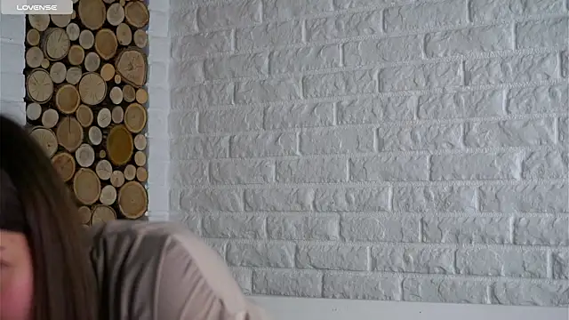 LowOncoming live sex cam