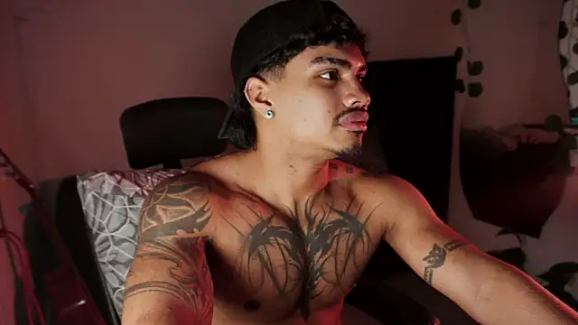 Young_laroi live sex cam