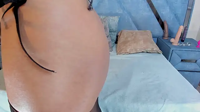 Aura_love69 live sex cam