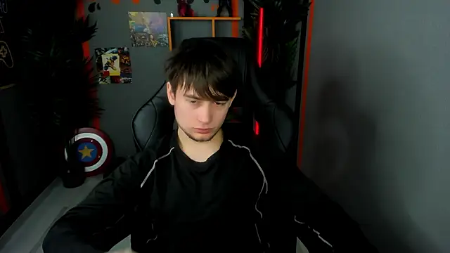 AlejandroEllias live sex cam