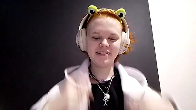 CurlaPettyBom's cam snapshot