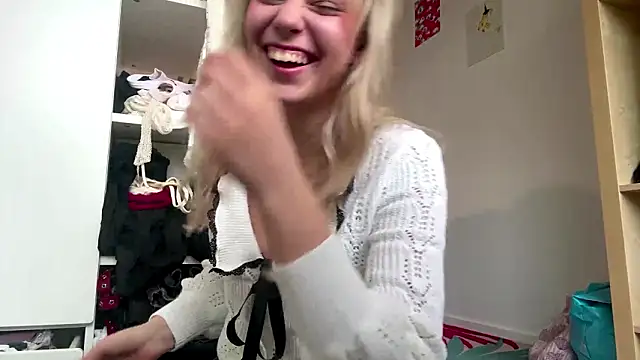 SourMidday's cam snapshot