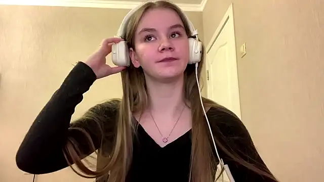 AgnesShy_'s cam snapshot