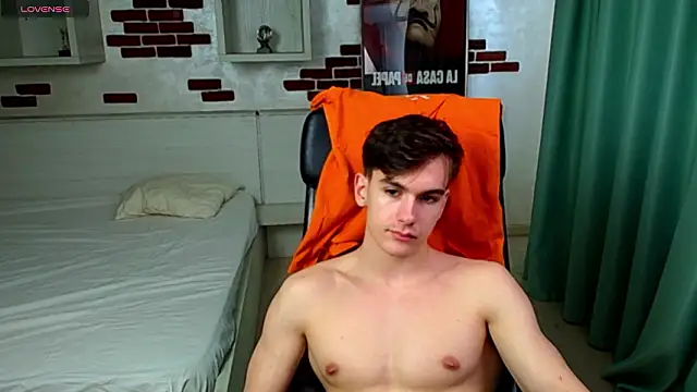 BradyFlint live sex cam