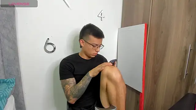 SIXXTOLOVE18 live sex cam