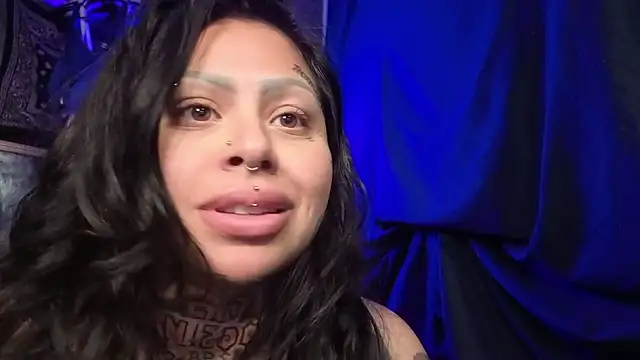 chicanachic13's cam snapshot