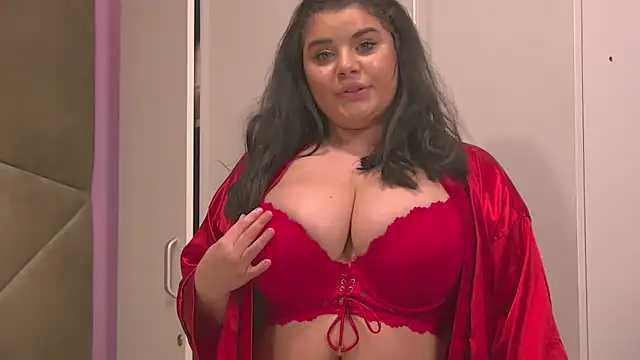 BustyMadison live sex cam