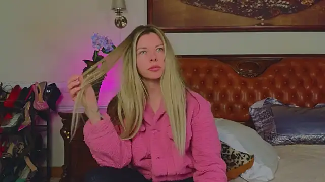 Real_Tini live sex cam