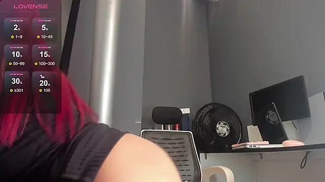 Nikki_and_Mayk live sex cam