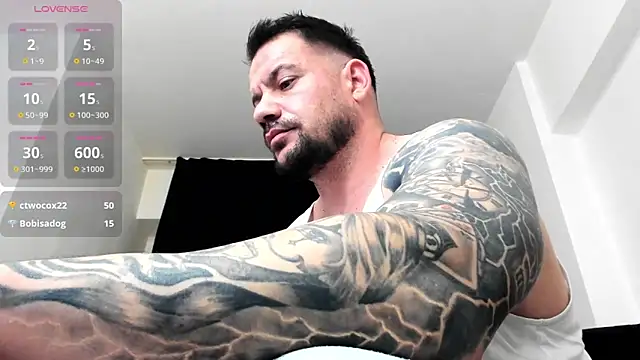 musclemonster31's cam snapshot