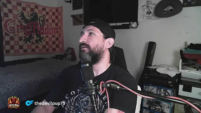 DevilPup75_'s cam snapshot