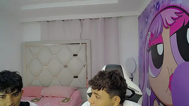 Maxwell_boys live sex cam