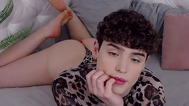 RobbyCharming's cam snapshot